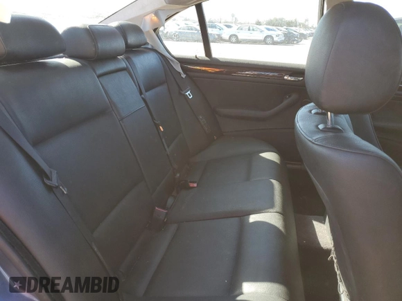 2004 BMW 3 Series 325i with VIN WBAEV33484KL62317, listed as a Copart auction lot 47409835 with 209,930 mi miles and Clean Title. Bid and sale history available at carsss.com. Image 10.
