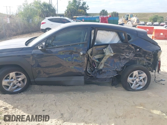 2025 Hyundai Kona SE with VIN KM8HA3AB4SU236501, listed as a IAAI auction lot 41595123 with 3,697 mi miles. Bid and sale history available at carsss.com. Image 6.