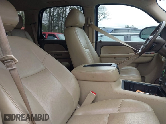 2013 GMC Yukon SLT with VIN 1GKS1CE00DR225296, listed as a IAAI auction lot 41854049 with 241,437 mi miles. Bid and sale history available at carsss.com. Image 5.