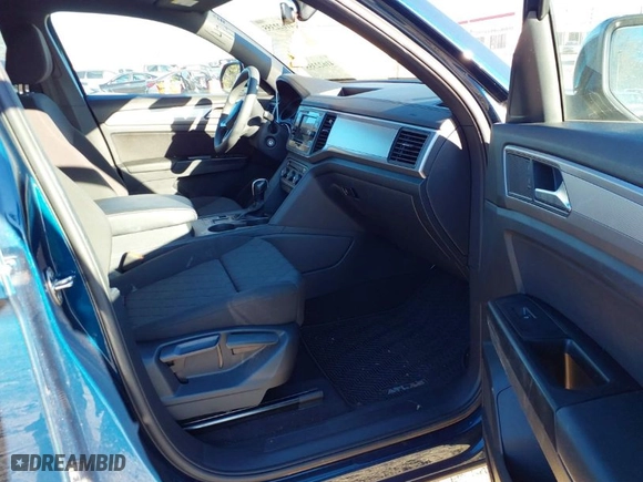 2020 Volkswagen Atlas Cross Sport 2.0T S with VIN 1V2AC2CA0LC201474, listed as a IAAI auction lot 41622355 with 73,084 mi miles. Bid and sale history available at carsss.com. Image 5.