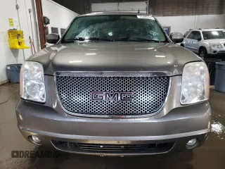 2007 GMC Yukon SLT with VIN 1GKFK13087J327213, listed as a Copart auction lot 76300784 with 205,188 mi miles and Clean Title. Bid and sale history available at carsss.com. Image 5.