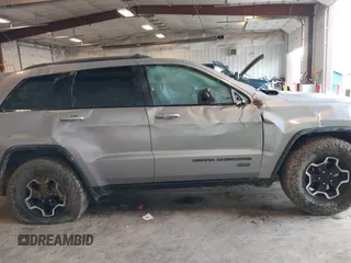2016 Jeep Grand Cherokee Laredo with VIN 1C4RJFAG6GC366301, listed as a IAAI auction lot 42275011 with 203,133 mi miles and . Bid and sale history available at DreamBid. Image 13.