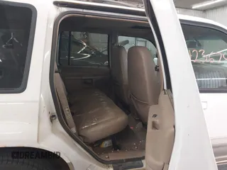 2000 Mercury Mountaineer z VIN 4M2ZU86P7YUJ40690, wystawiony jako IAAI lot #42367495 z przebiegiem 202 988 mil mil oraz . Historia ofert i sprzedaży dostępna na DreamBid. Obrazek 8.