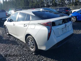 2016 Toyota Prius Four z VIN JTDKARFU8G3502915, wystawiony jako IAAI lot #41267499 z przebiegiem 110 002 mil mil oraz . Historia ofert i sprzedaży dostępna na DreamBid. Obrazek 3.