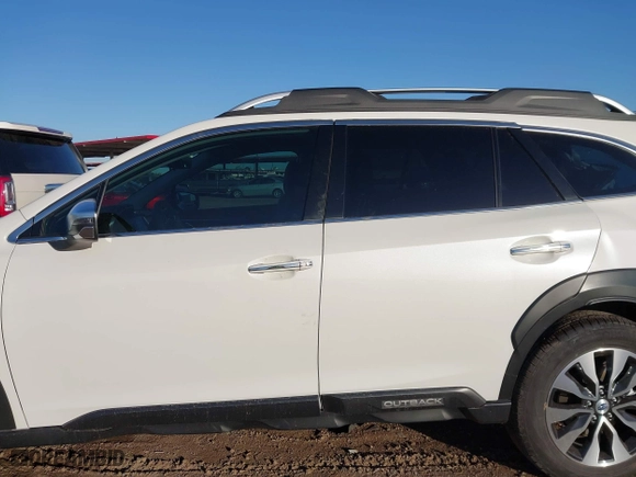 2024 Subaru Outback Touring with VIN 4S4BTAPC5R3196806, listed as a IAAI auction lot 41706983 with 18,004 mi miles. Bid and sale history available at carsss.com. Image 15.