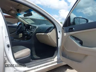 2013 Kia Optima LX z VIN 5XXGM4A79DG170660, wystawiony jako IAAI lot #42216942 z przebiegiem 210 481 mil mil oraz . Historia ofert i sprzedaży dostępna na DreamBid. Obrazek 5.