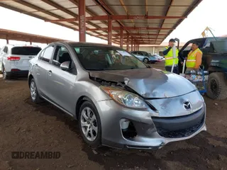 2013 Mazda Mazda3 i Sport with VIN JM1BL1UP0D1785195, listed as a IAAI auction lot 41916060 with 113,611 mi miles. Bid and sale history available at carsss.com. Image 1.