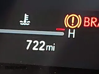 2025 Lexus UX 300h с VIN JTHUCJDH8S2004933, выставлен на аукционе IAAI как лот 41584822 с пробегом 722 миль миль и . История ставок и продаж доступна на DreamBid. Изображение 15.
