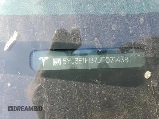 2018 Tesla Model 3 Long Range Battery z VIN 5YJ3E1EB7JF071438, wystawiony jako Copart lot #52996665 z przebiegiem 73 881 mil mil oraz Szkoda całkowita • Salvage title. Historia ofert i sprzedaży dostępna na DreamBid. Obrazek 12.