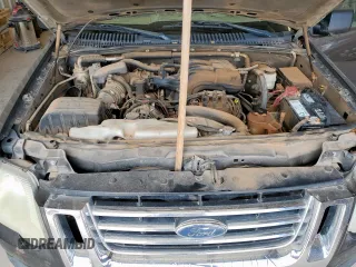 2007 Ford Explorer Sport Trac XLT z VIN 1FMEU31K57UA64013, wystawiony jako Copart lot #57179715 z przebiegiem 268 877 mil mil oraz Czysty tytuł • Clean title. Historia ofert i sprzedaży dostępna na DreamBid. Obrazek 11.