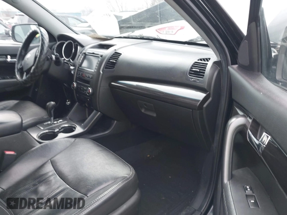 2013 Kia Sorento SX с VIN 5XYKWDA28DG340057, выставлен на аукционе IAAI как лот 41561148 с пробегом 116 828 миль миль и . История ставок и продаж доступна на DreamBid. Изображение 5.