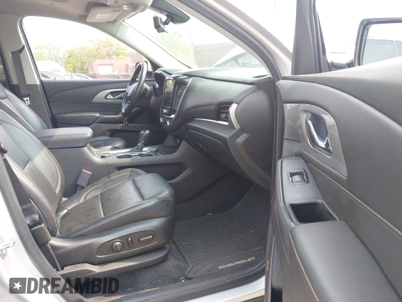 2019 Chevrolet Traverse LT z VIN 1GNERHKW7KJ257026, wystawiony jako IAAI lot #42397645 z przebiegiem 78 977 mil mil oraz . Historia ofert i sprzedaży dostępna na DreamBid. Obrazek 5.
