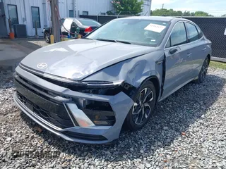 2024 Hyundai Sonata SEL z VIN KMHL64JA3RA398298, wystawiony jako IAAI lot #42462477 z przebiegiem 21 843 mil mil oraz . Historia ofert i sprzedaży dostępna na DreamBid. Obrazek 2.