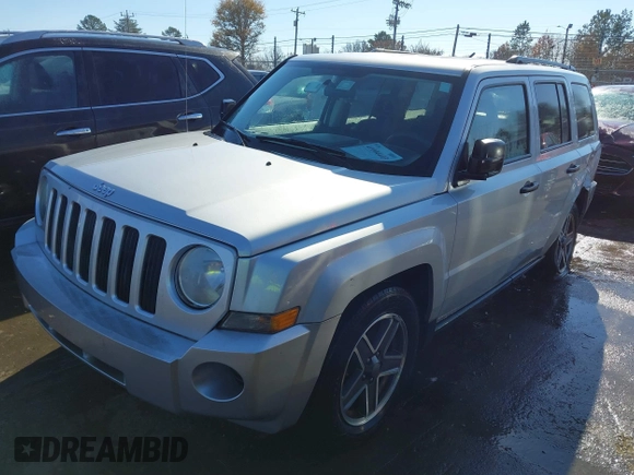 2008 Jeep Patriot Sport with VIN 1J8FT28W38D798125, listed as a IAAI auction lot 41004403 with 98,841 mi miles. Bid and sale history available at carsss.com. Image 17.