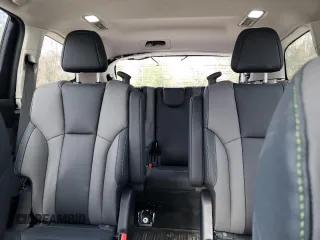 2024 Subaru Ascent Onyx Limited z VIN 4S4WMAKD2R3410116, wystawiony jako Copart lot #50706615 z przebiegiem 21 919 mil mil oraz Szkoda całkowita • Salvage title. Historia ofert i sprzedaży dostępna na DreamBid. Obrazek 10.
