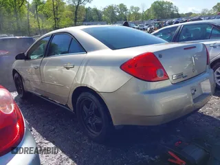 2007 Pontiac G6 with VIN 1G2ZG58B274268688, listed as a IAAI auction lot 41995648 with 235,516 mi miles. Bid and sale history available at carsss.com. Image 3.