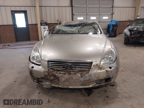 2002 Lexus SC with VIN JTHFN48Y320027045, listed as a IAAI auction lot 41681700 with 167,108 mi miles. Bid and sale history available at carsss.com. Image 12.