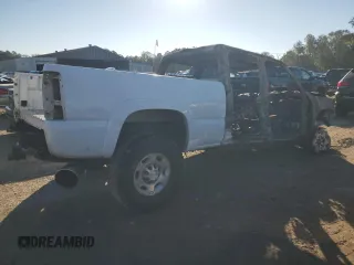 2004 GMC Sierra 2500HD z VIN 1GTHK23144F141847, wystawiony jako Copart lot #81376684 z przebiegiem Nie podano mil oraz Szkoda całkowita • Salvage title. Historia ofert i sprzedaży dostępna na DreamBid. Obrazek 3.