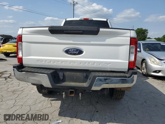 2017 Ford F-250 Lariat z VIN 1FT7W2BT9HEB88290, wystawiony jako Copart lot #57103745 z przebiegiem 325 652 mil mil oraz Czysty tytuł • Clean title. Historia ofert i sprzedaży dostępna na DreamBid. Obrazek 6.