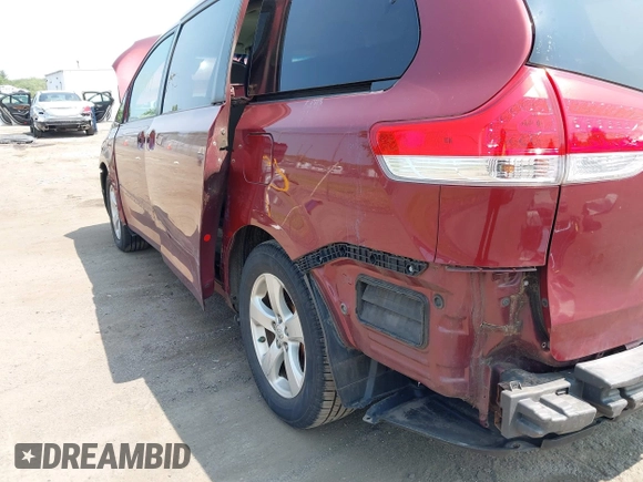 2014 Toyota Sienna LE AAS с VIN 5TDKK3DC6ES417507, выставлен на аукционе IAAI как лот 42419179 с пробегом 156 058 миль миль и . История ставок и продаж доступна на DreamBid. Изображение 20.