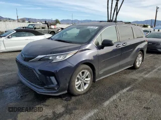 2021 Toyota Sienna XSE with VIN 5TDDSKFC6MS018241, listed as a Copart auction lot 89412525 with 34,294 mi miles and Salvage Title. Bid and sale history available at carsss.com. Image 1.