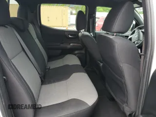 2023 Toyota Tacoma SR z VIN 3TMCZ5AN2PM583382, wystawiony jako Copart lot #58209775 z przebiegiem 17 442 mil mil oraz Szkoda całkowita • Salvage title. Historia ofert i sprzedaży dostępna na DreamBid. Obrazek 10.