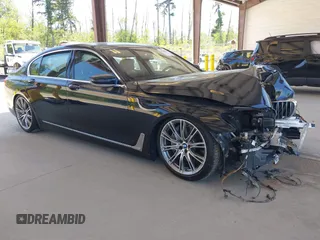 2017 BMW 7 Series 750i z VIN WBA7F0C59HGM21185, wystawiony jako IAAI lot #42360146 z przebiegiem Nie podano mil oraz . Historia ofert i sprzedaży dostępna na DreamBid. Obrazek 1.