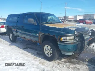 1998 Dodge 1500 with VIN 3B7HF13Z4WG191315, listed as a IAAI auction lot 41643173 with 222,200 mi miles and . Bid and sale history available at DreamBid. Image 1.
