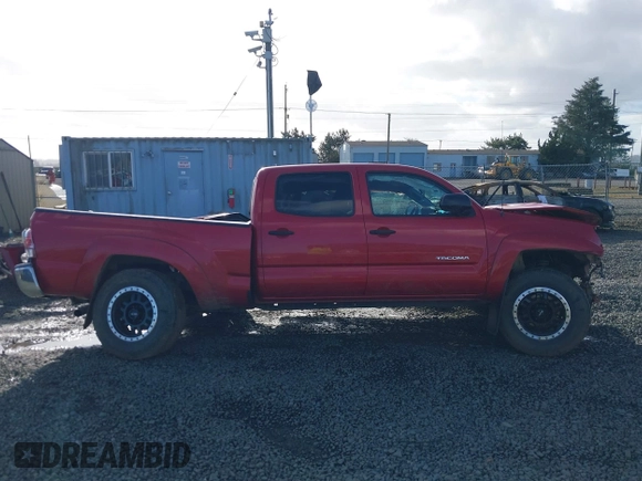 2015 Toyota Tacoma with VIN 3TMMU4FN1FM077045, listed as a IAAI auction lot 41670552 with 118,983 mi miles and . Bid and sale history available at DreamBid. Image 14.