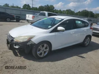 2014 Ford Focus SE z VIN 1FADP3K24EL392716, wystawiony jako Copart lot #58513585 z przebiegiem 159 889 mil mil oraz Czysty tytuł • Clean title. Historia ofert i sprzedaży dostępna na DreamBid. Obrazek 1.