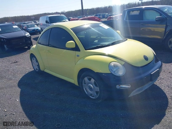 1999 Volkswagen New Beetle GLS with VIN 3VWCC21C1XM415115, listed as a IAAI auction lot 41933992 with 193,653 mi miles. Bid and sale history available at carsss.com. Image 1.