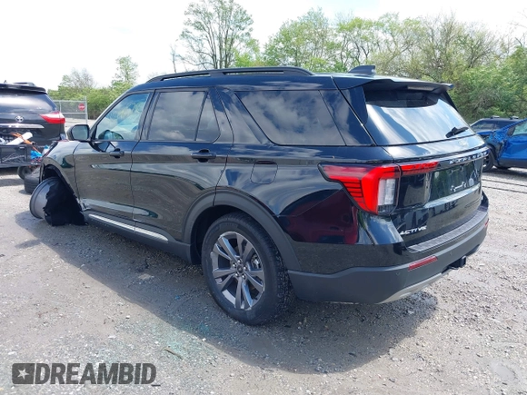2025 Ford Explorer Active z VIN 1FMUK8DH8SGB17695, wystawiony jako IAAI lot #42198872 z przebiegiem 2 795 mil mil oraz . Historia ofert i sprzedaży dostępna na DreamBid. Obrazek 3.