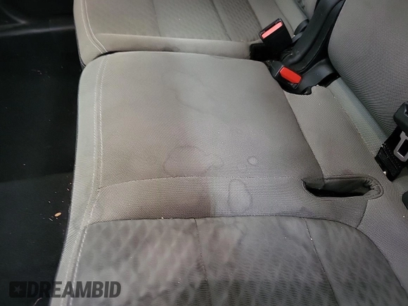 2022 Ford Escape SE z VIN 1FMCU9G66NUB33504, wystawiony jako IAAI lot #42748133 z przebiegiem 74 338 mil mil oraz . Historia ofert i sprzedaży dostępna na DreamBid. Obrazek 19.