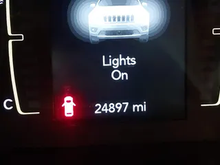 2020 Jeep Cherokee Latitude z VIN 1C4PJMCB7LD546629, wystawiony jako IAAI lot #41823908 z przebiegiem 24 897 mil mil oraz . Historia ofert i sprzedaży dostępna na DreamBid. Obrazek 7.