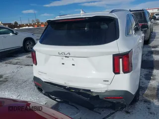 2024 Kia Sorento S z VIN 5XYRLDJC0RG275129, wystawiony jako IAAI lot #41354269 z przebiegiem 16 907 mil mil oraz . Historia ofert i sprzedaży dostępna na DreamBid. Obrazek 16.