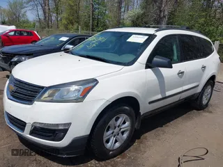 2015 Chevrolet Traverse LS z VIN 1GNKVFED8FJ257149, wystawiony jako IAAI lot #42060101 z przebiegiem 150 738 mil mil oraz . Historia ofert i sprzedaży dostępna na DreamBid. Obrazek 17.