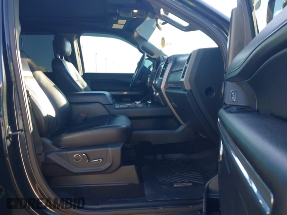 2019 Ford Expedition XLT with VIN 1FMJU1HT4KEA82782, listed as a IAAI auction lot 41260163 with 193,047 mi miles. Bid and sale history available at carsss.com. Image 5.