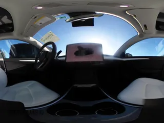 2023 Tesla Model Y Long Range z VIN 7SAYGDEE9PF637042, wystawiony jako IAAI lot #41969086 z przebiegiem 25 524 mil mil oraz . Historia ofert i sprzedaży dostępna na DreamBid. Obrazek 20.