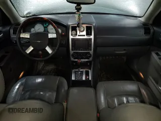 2005 Chrysler 300 with VIN 2C3JA63H25H176366, listed as a Copart auction lot 44174295 with 181,498 mi miles and Salvage Title. Bid and sale history available at carsss.com. Image 8.