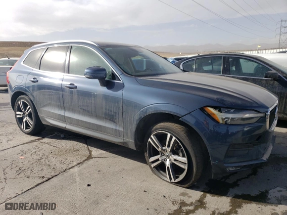 2021 Volvo XC60 Momentum with VIN YV4102DK8M1827706, listed as a Copart auction lot 88576765 with 6,008 mi miles and Salvage Title. Bid and sale history available at carsss.com. Image 4.