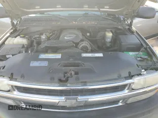 2001 Chevrolet Suburban LS with VIN 3GNEC16TX1G189524, listed as a Copart auction lot 47223945 with 193,201 mi miles and Salvage Title. Bid and sale history available at carsss.com. Image 12.