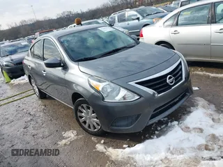 2016 Nissan Versa S Plus with VIN 3N1CN7APXGL842122, listed as a IAAI auction lot 41306018 with 211,746 mi miles. Bid and sale history available at carsss.com. Image 1.