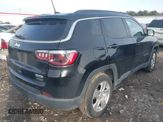 2022 Jeep Compass Latitude with VIN 3C4NJCBB3NT225221, listed as a IAAI auction lot 41092539 with 54,086 mi miles and . Bid and sale history available at carsss.com. Image 4.