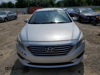 2017 Hyundai Sonata 2.4L z VIN 5NPE24AF9HH492262, wystawiony jako Copart lot #57362095 z przebiegiem 232 775 mil mil oraz Czysty tytuł • Clean title. Historia ofert i sprzedaży dostępna na DreamBid. Obrazek 5.