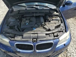 2011 BMW 3 Series 328i xDrive z VIN WBAPK5C57BA654405, wystawiony jako Copart lot #63236275 z przebiegiem 200 654 mil mil oraz Szkoda całkowita • Salvage title. Historia ofert i sprzedaży dostępna na DreamBid. Obrazek 11.