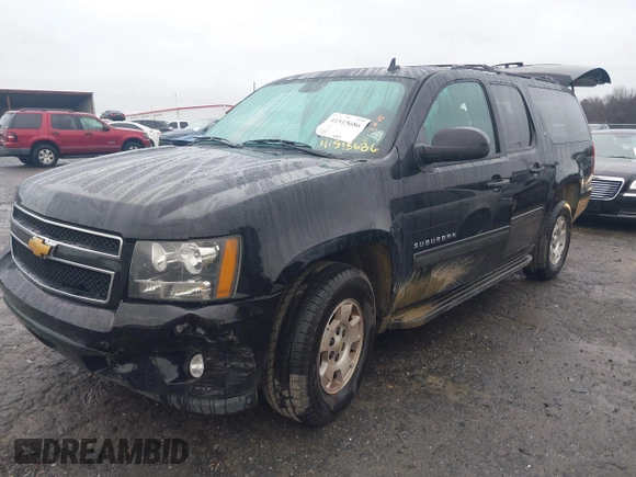 2014 Chevrolet Suburban LT with VIN 1GNSCJE06ER233762, listed as a IAAI auction lot 41515686 with 125,442 mi miles. Bid and sale history available at carsss.com. Image 17.