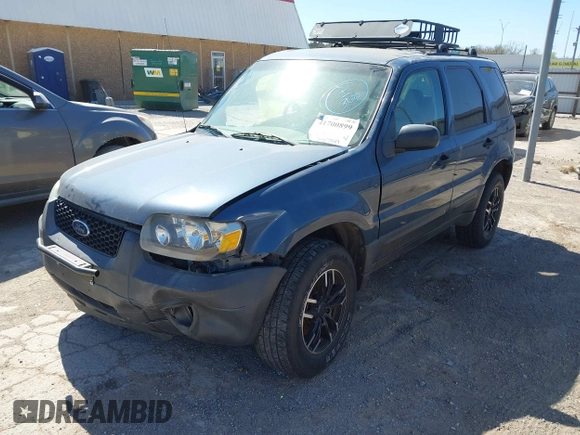 2006 Ford Escape XLT z VIN 1FMCU93126KB09191, wystawiony jako IAAI lot #41700899 z przebiegiem 123 345 mil mil oraz . Historia ofert i sprzedaży dostępna na DreamBid. Obrazek 2.