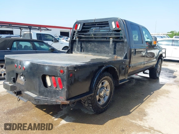 2015 Ford F-250 Lariat z VIN 1FT7W2BT8FED53078, wystawiony jako IAAI lot #41957641 z przebiegiem 305 396 mil mil oraz . Historia ofert i sprzedaży dostępna na DreamBid. Obrazek 4.