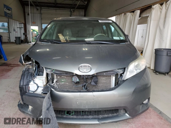 2012 Toyota Sienna XLE AAS с VIN 5TDYK3DCXCS202381, выставлен на аукционе Copart как лот 59002895 с пробегом 272 415 миль миль и Списание • Salvage title. История ставок и продаж доступна на DreamBid. Изображение 5.