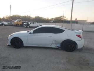 2013 Hyundai Genesis Coupe 2.0T Premium with VIN KMHHT6KD7DU092926, listed as a IAAI auction lot 41771972 with 187,367 mi miles. Bid and sale history available at carsss.com. Image 14.